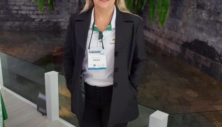 Solange Righi, durante o Seminário Regional de Turismo, da Associação dos Municípios do Extremo-Oeste de Santa Catarina (AMEOSC), a qual é a coordenadora do Colegiado de Cultura e Turismo.