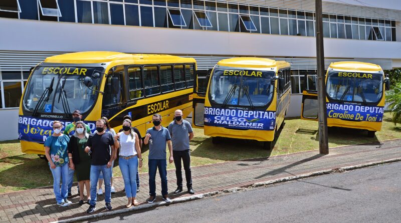 Os veículos foram adquiridos através de emendas parlamentares, que totalizaram R$ 642 mil.